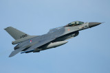 F-16 in de start met oostenwind