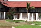 Convento a un Costado de la Iglesia