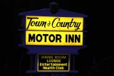 TOWN & COUNTRY MOTOR INN