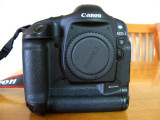 Canon 1d_front.jpg