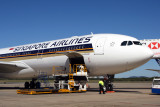 SINGAPORE AIRLINES AIRBUS A330 300 BNE RF IMG_5071.jpg