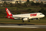 TAM AIRBUS A320 GRU RF IMG_4927.jpg