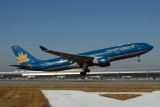 VIETNAM AIRLINES AIRBUS A330 200 KIX RF IMG_5524.jpg