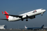 JAPAN AIRLINES BOEING 737 800 KIX RF IMG_8672.jpg