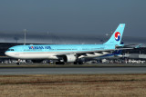 KOREAN AIR AIRBUS A330 300 KIX RF IMG_8604.jpg