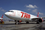 TAM AIRBUS A330 200 CGH RF 1738 19.jpg