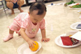 Ke Xin chose a mandarin orange!