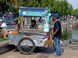 Fishfood cart