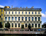 Palace on a canal