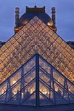 Le Louvre et ses pyramides