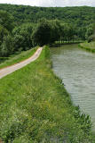 Le long du canal de Bourgogne prs de Chateauneuf en Auxois