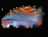 Chris Isaak in full swing