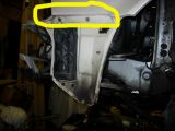 V8 fender trimline rises toward front.jpg