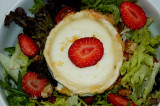 Ensalada de queso y fresas