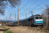 A short Toz train from Nice to Bordeaux with the BB26163 at Le Luc-Le Cannet, between St-Raphal and Toulon.