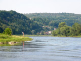 Cruise along the Elbe River ..