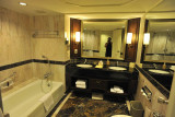 Dusit Thani Hotel Bathroom