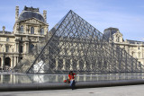 I.M. Peis Louvre Pyramid with Louvre.jpg