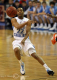 Tar Heels G Wayne Ellington passes inside to a teammate