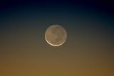 Nouvelle lune de 34hres, couleurs du crpuscule