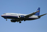 United 737-300 approachig PHL 27R