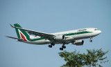 Alitalias brand new A-330-200 approaching JFK, Sep 2010