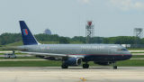 United A320 waiting for its takeoff clearance, ORD, July 2006