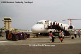 Passengers disembarking Hawaiian Airlines B717-22A N476HA at Kona International Airport