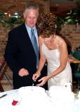 Jim and Kathy cutting the wedding cake, photo #7274