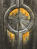 A WOODEN DETAIL ON BARN DOOR   731