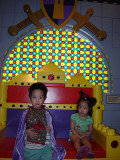 用Lego積木搭成的國王座椅