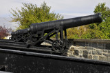 Canon along rue des Remparts