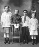 Left to right (fathers side): Aunt Rose, Paul (Richards father), uncle Harry and aunt  Peggy - circa 1915.