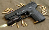 Fabrique Nationale Five-seveN (C)