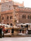 Fountain play (Verona)