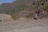 011 Woman by the Road Rhotang Pass