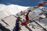 085 Tibetan Prayer Flags at Kunzum La 02