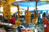 bananas at market