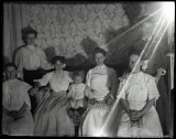 Image from small family collection of 17 glass plates 4x5