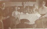 1920-Linneas parents visiting