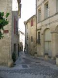 Uzes