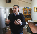 Winemaker Pierfrancisco Bertini describing his Classic Chianti