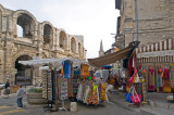 Arles: kraampjes bij het amphitheater