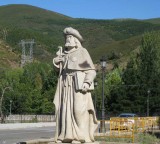 pilgrim statue at molinaseca