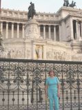 Shirley in front of Monumento a Vittorio Emanuele.jpg