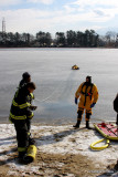 20080108_bridgeport_conn_fd_ice_rescue_training_lake_forest_DP_ 058.jpg