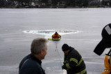 20080108_bridgeport_conn_fd_ice_rescue_training_lake_forest_DP_ 083.jpg