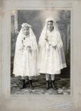 Les soeurs Lemire - Amelie et Annie c. 1898 Tecumseh Ontario