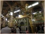Inside_Masjid_Nabvi_03.jpg