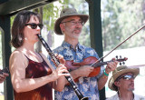 Troika folk musicians Julie and Glen
